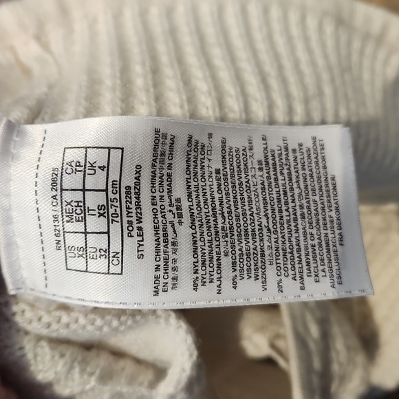 Guess Sweater - Picture 5 of 5